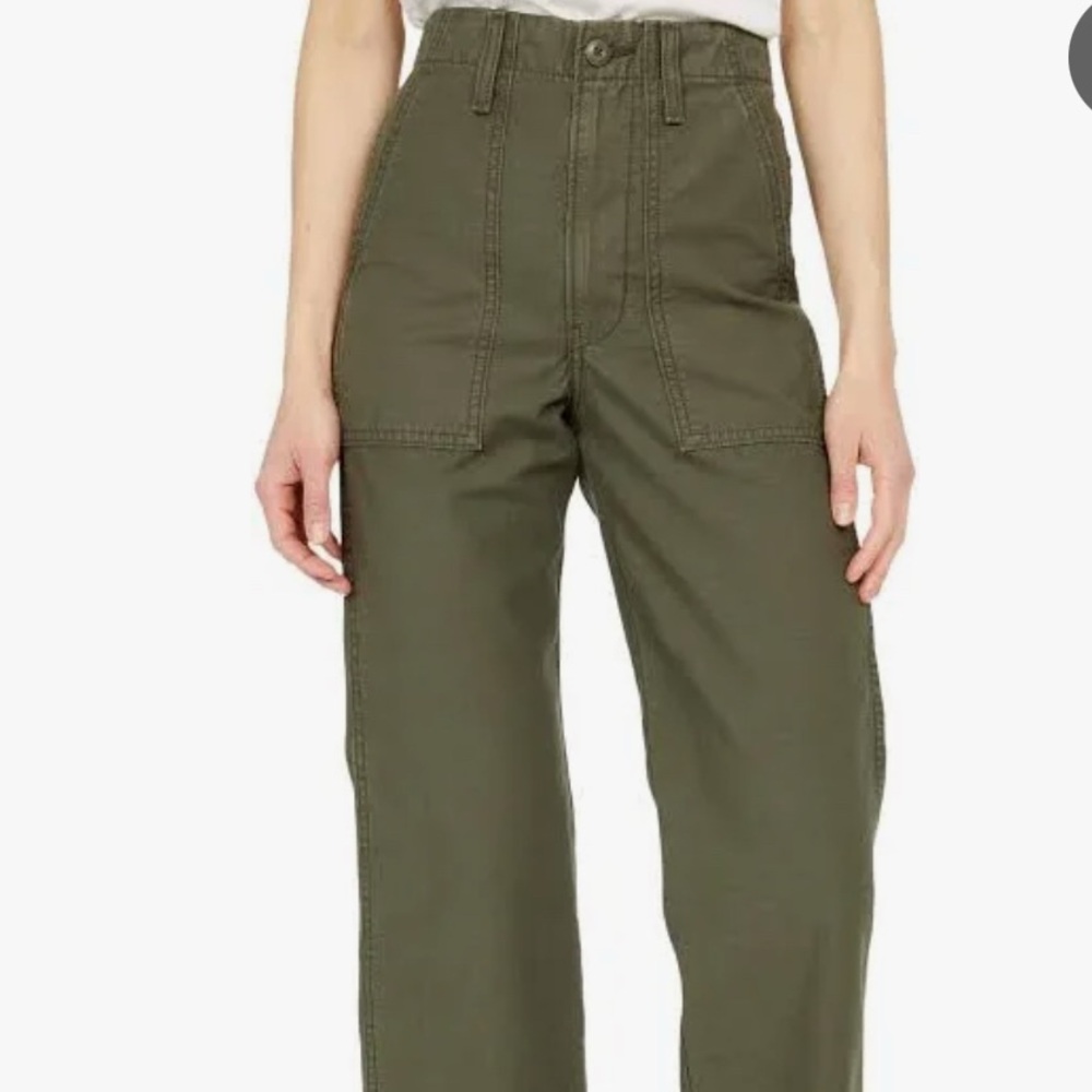Women’s Levi’s rib cage, straight, utility pants. - Picture 4 of 7